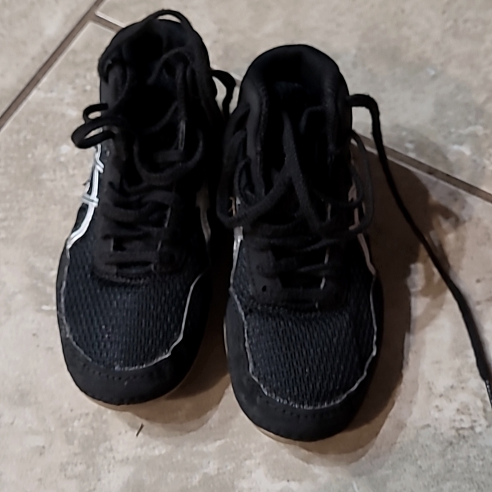 Boys wrestling shoes